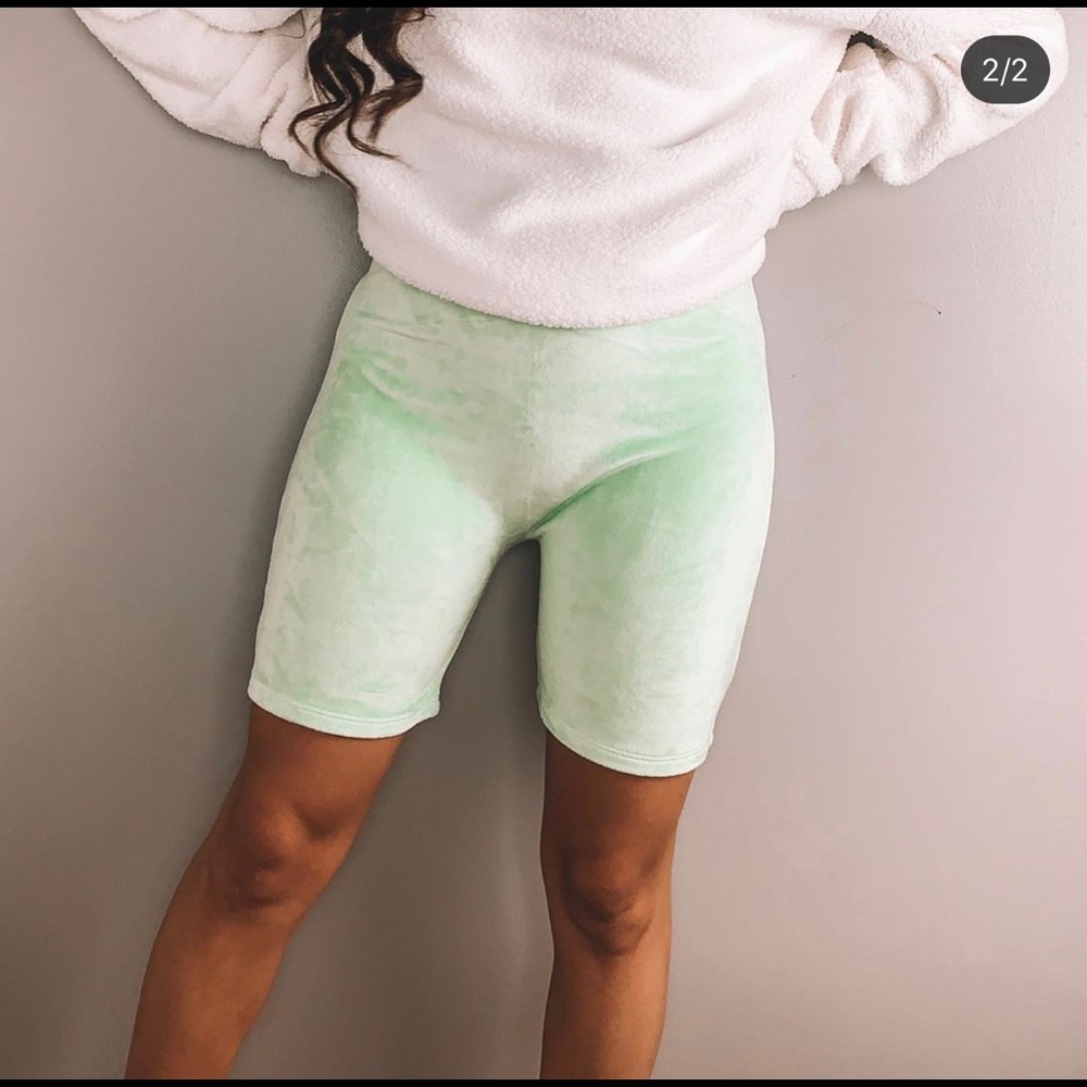 Women’s High Waisted Velvet Biker Shorts - Picture 5 of 5